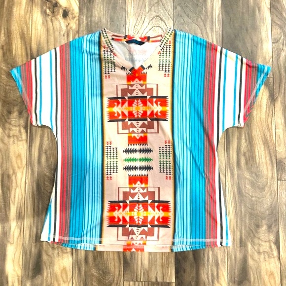 Fashion Express Vibrant Southwest Pattern V-Neck Top Sz L - Picture 2 of 16